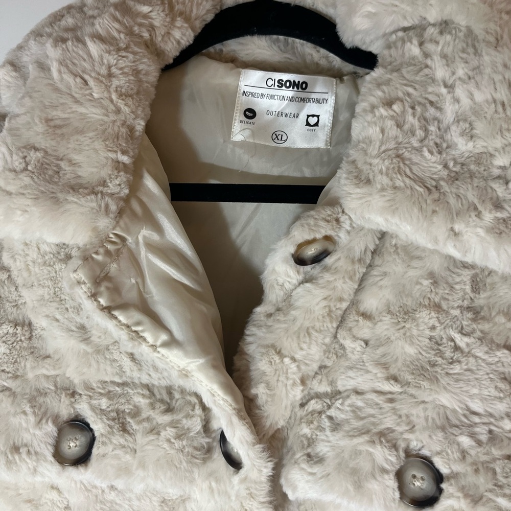 Cream faux fur jacket- XL